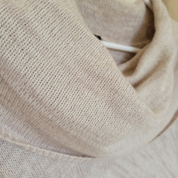 Express beige sweater - Picture 4 of 10